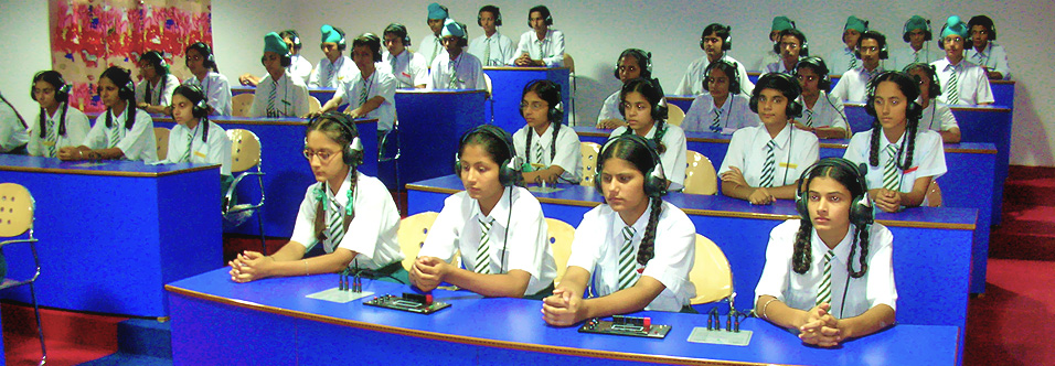 Students in Digital Language Lab